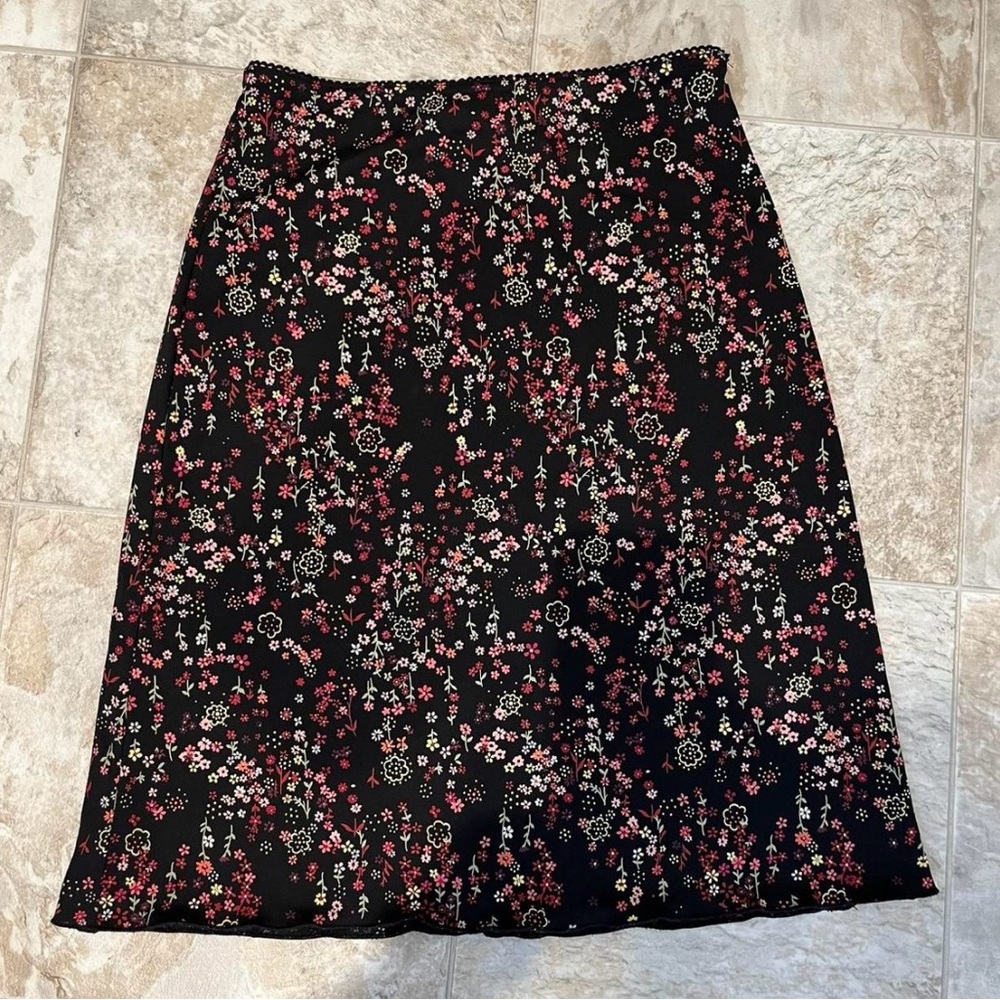 90s & Early 2000s My Michelle Black Above‎ Knee Floral Print Skirt